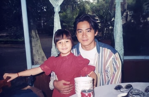 Diễm My 9x gây sốt với loạt ảnh ngày nhỏ bên Thương Tín, nữ hoàng ảnh lịch Diễm Hương-1