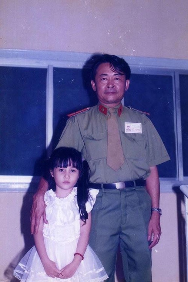 Diễm My 9x gây sốt với loạt ảnh ngày nhỏ bên Thương Tín, nữ hoàng ảnh lịch Diễm Hương-6