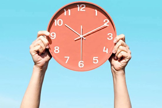 Thay vì chăm chỉ lướt Facebook, bố mẹ Do Thái dạy con biết quý thời gian thế này đây