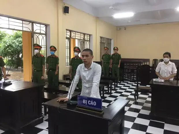 Nghe cha nói không cho đất, nghịch tử chém cha suýt chết-1