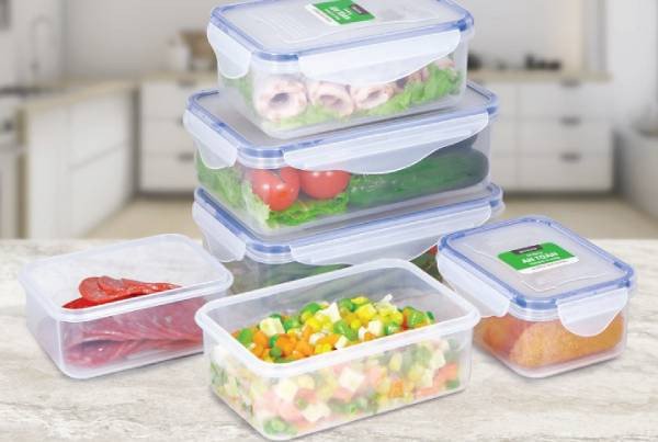 Dùng nước rửa chén với nước lã làm sạch hộp nhựa dính dầu mỡ là dại: Thêm 1 thứ này hộp nhựa sạch bong-1