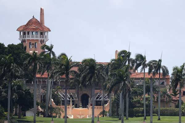 FBI khám xét khu nghỉ dưỡng Mar-a-Lago của ông Trump-1