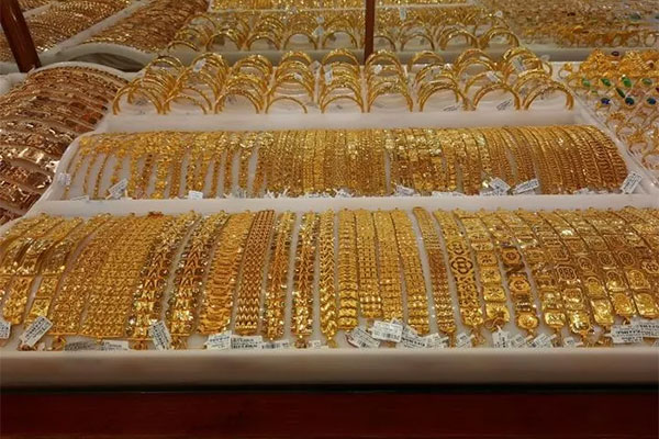 Giá vàng hôm nay 10/8: USD mất giá, vàng trên đà tăng cao-2