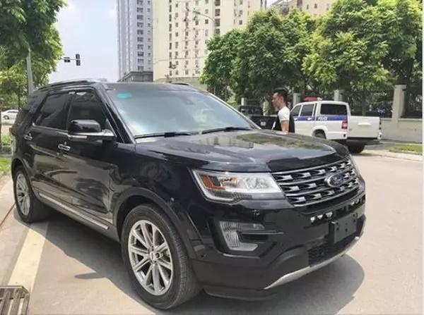 Vừa du lịch châu Âu, Hằng Túi lại tậu xế hộp giá chát-4