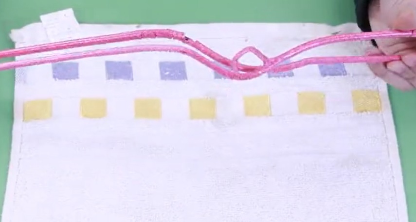 Đeo một chiếc tất vào móc áo có tác dụng bất ngờ, ai cũng nhanh chóng dùng thử-3