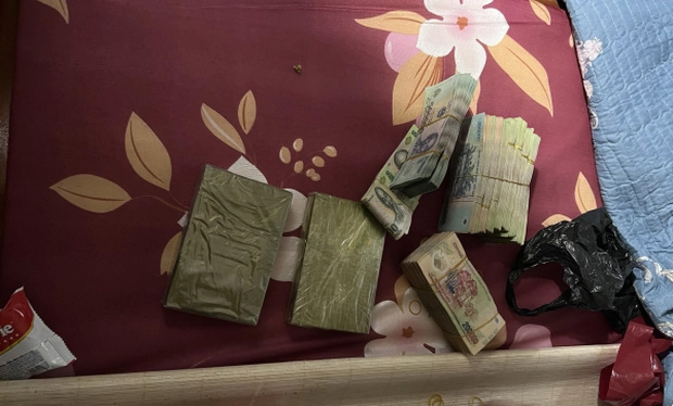 Xách 2 bánh heroin đi thăm con gái-2