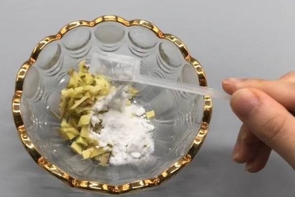 Trộn gừng với thứ bột màu trắng này: Công dụng tuyệt vời, tiết kiệm cả triệu bạc-1