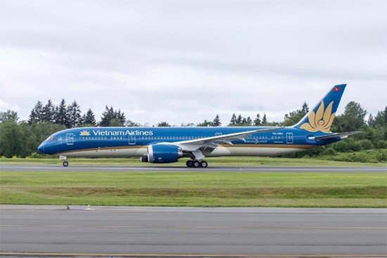 Máy bay Vietnam Airlines quay đầu cấp cứu một trẻ em người Nhật