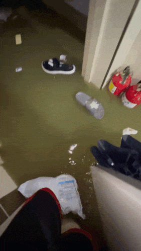 Trận mưa lũ lịch sử ở Seoul: Người Việt chia sẻ trải nghiệm đáng nhớ, nước cống ngập nhà, phải tá túc ở nhà tắm công cộng-4