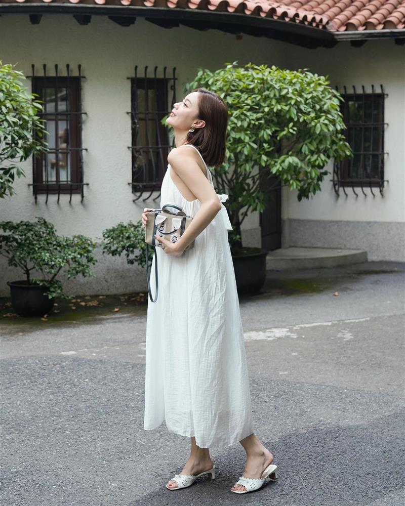 Mặc váy thì đi giày gì? 5 gợi ý giúp tôn dáng và không làm mất vẻ nữ tính-4