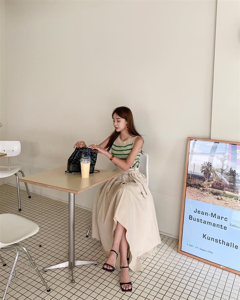 Mặc váy thì đi giày gì? 5 gợi ý giúp tôn dáng và không làm mất vẻ nữ tính-10