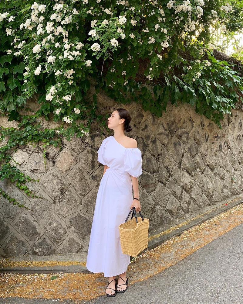 Mặc váy thì đi giày gì? 5 gợi ý giúp tôn dáng và không làm mất vẻ nữ tính-7