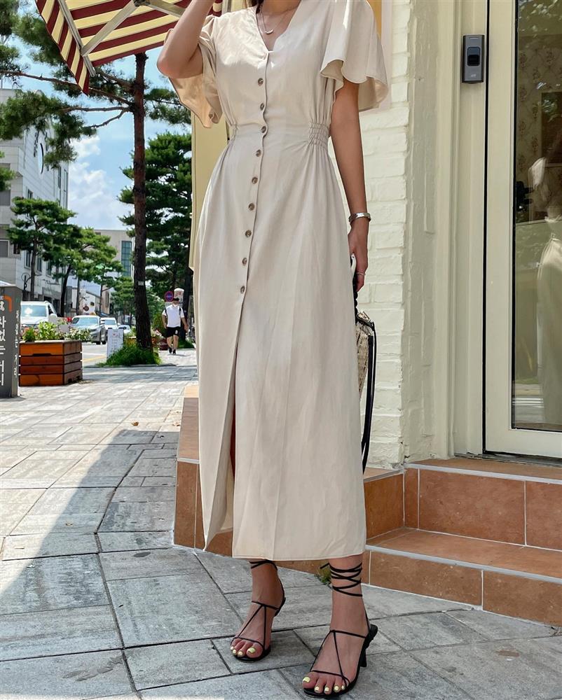 Mặc váy thì đi giày gì? 5 gợi ý giúp tôn dáng và không làm mất vẻ nữ tính-8