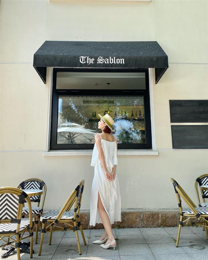 Mặc váy thì đi giày gì? 5 gợi ý giúp tôn dáng và không làm mất vẻ nữ tính-13