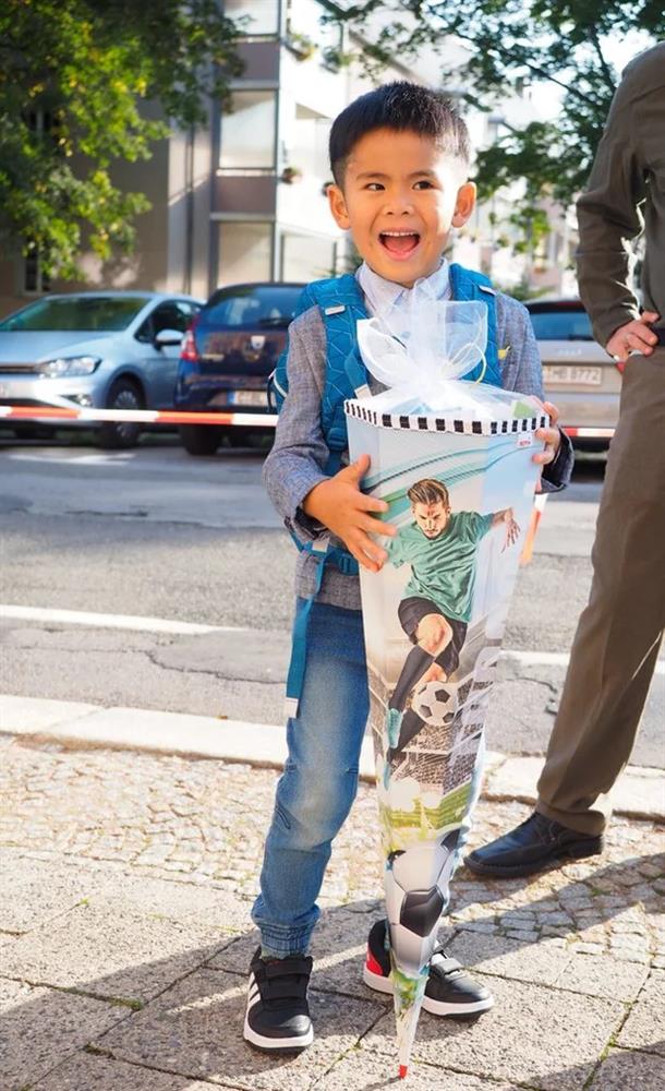 Chiếc ví tiền ngày khai giảng và kinh nghiệm dạy con về TIỀN hữu ích của mẹ Việt ở Đức: Con mới 7 tuổi đã tiết kiệm chi tiêu, không vòi vĩnh-1