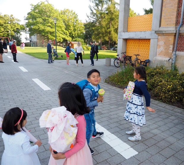 Chiếc ví tiền ngày khai giảng và kinh nghiệm dạy con về TIỀN hữu ích của mẹ Việt ở Đức: Con mới 7 tuổi đã tiết kiệm chi tiêu, không vòi vĩnh-4