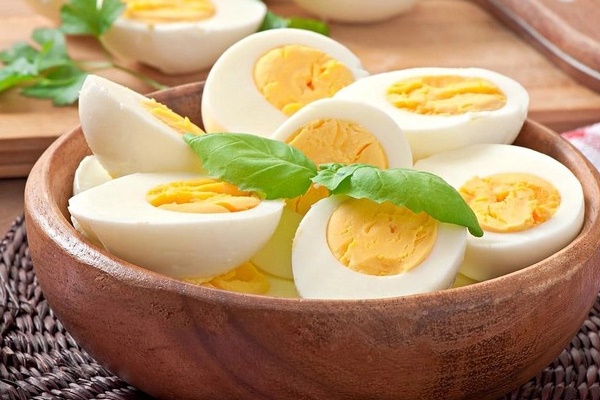 Vô tư ăn trứng mà không biết những đại kỵ này có thể khiến bạn ngộ độc, kết sỏi trong phổi-1