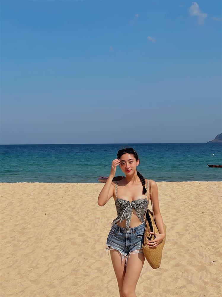 Nàng hậu tiết kiệm nhất Vbiz hẳn là Lương Thùy Linh khi rất chăm diện lại đồ cũ-7