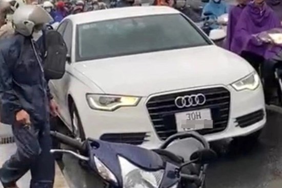 Thi thể người đàn ông dưới chân cầu Nhật Tân và xe Audi A6 bị bỏ lại