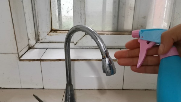 Bóp kem đánh răng vào bia, mẹo nhỏ hữu ích ai không biết quá tiếc-2