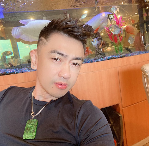 Sau 20 năm tan rã, các mỹ nam nhóm nhạc 1088 giờ ra sao?-7