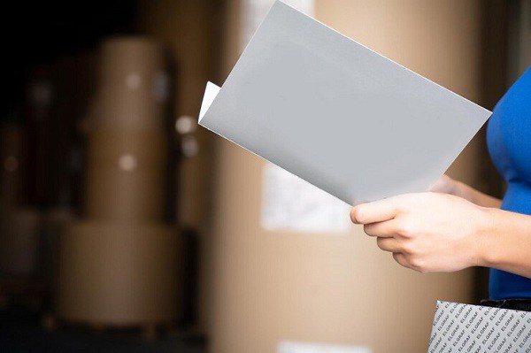 Sáng sớm sau đêm tân hôn đã có người gõ cửa, nhìn tờ giấy họ đưa tôi hóa đá” tại chỗ-3