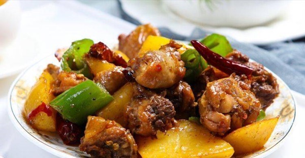 Gà hầm nên ninh trực tiếp hay chần qua nước trước? Dạy bạn một mẹo nhỏ, gà ăn ngon ngọt, không tanh-3