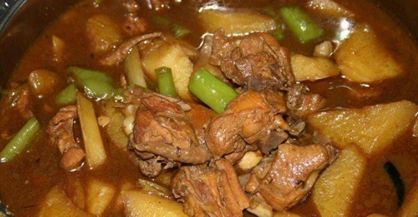 Gà hầm nên ninh trực tiếp hay chần qua nước trước? Dạy bạn một mẹo nhỏ, gà ăn ngon ngọt, không tanh-4