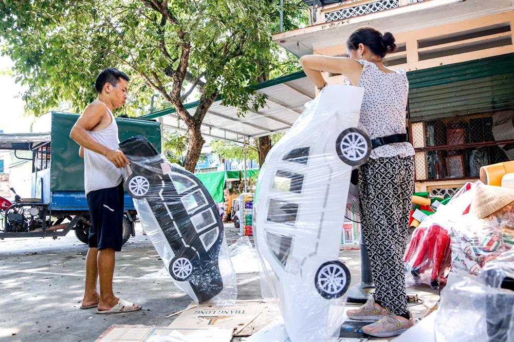 Chi tiền triệu mua xe sang hàng mã dịp rằm tháng 7-9