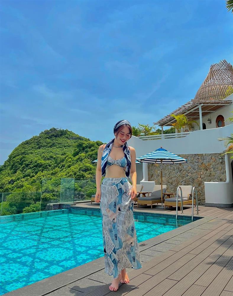 MC xinh đẹp nhất nhì VTV tung ảnh bikini khoe body bỏng rẫy-12