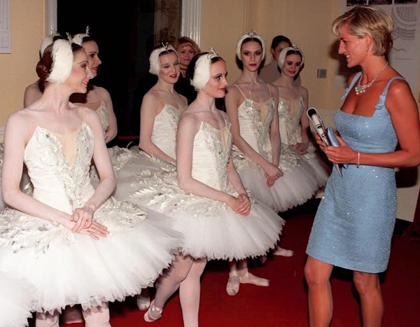 Sự tương đồng giữa cựu công chúa Mako và Công nương Diana-4