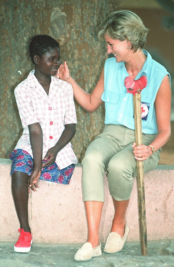 Sự tương đồng giữa cựu công chúa Mako và Công nương Diana-6