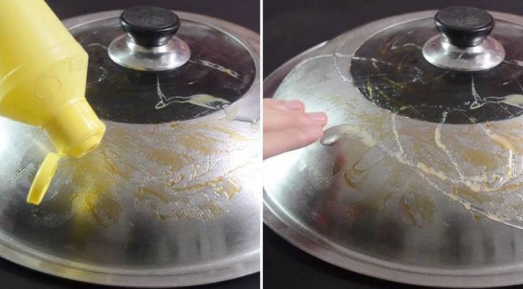 Nắp nồi bám bẩn lâu ngày, làm cách này là sạch bong, không phải cọ rửa vất vả-1