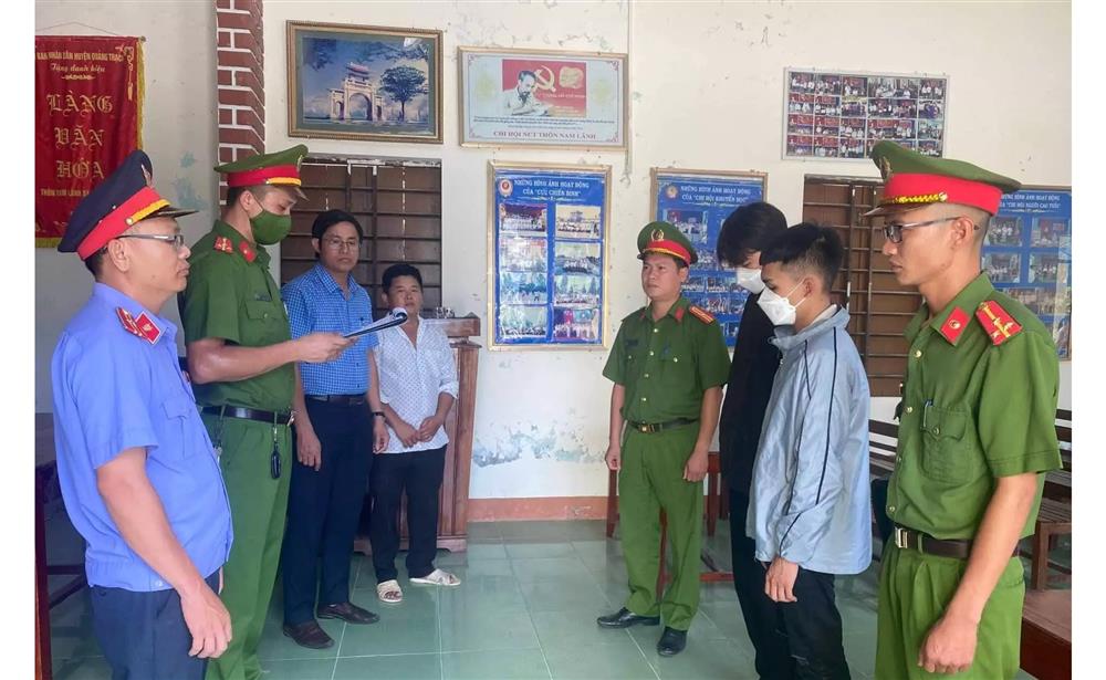 Sau tổng kết cuối cấp, hai nhóm học sinh hỗn chiến trong quán karaoke-2