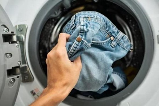 Cách làm quần jean mềm và bền màu bằng thứ gia vị đơn giản nhà nào cũng có