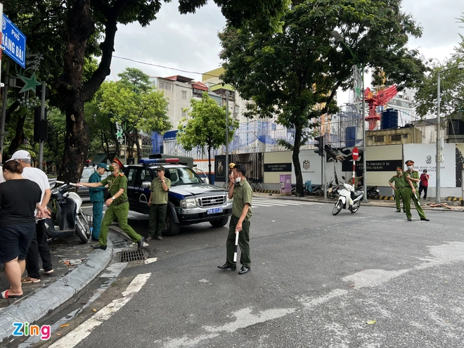 Nghi phạm giết người ở phố Hàng Bài đã qua cơn nguy kịch-1