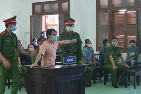 Xét xử vụ giết 3 người nhà vợ cũ: Bị cáo 