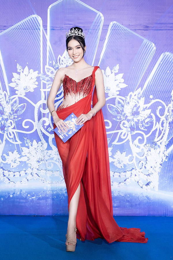 Dàn Hoa, Á hậu lộng lẫy thảm đỏ chung kết Miss World Vietnam 2022-7