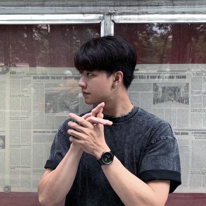 Tặng bánh kem cho Thùy Tiên, chàng trai bất ngờ chiếm spotlight vì sở hữu nhan sắc cực phẩm-3