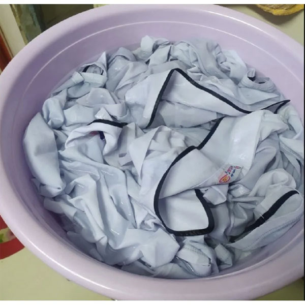 Trời mưa quần áo dễ bị mốc đen, làm ngay mẹo này nấm mốc, đốm đen biến mất, sạch bong như mới-7