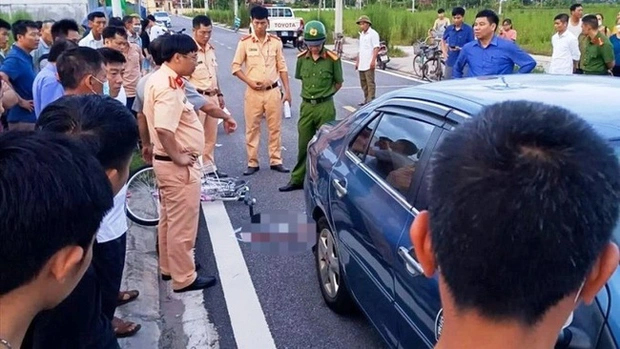 Nữ học viên tập lái ô tô gây tai nạn khiến cháu bé 3 tuổi tử vong-1