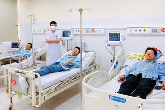 3 người đàn ông cùng đi cấp cứu sau bữa nhậu thịt cóc