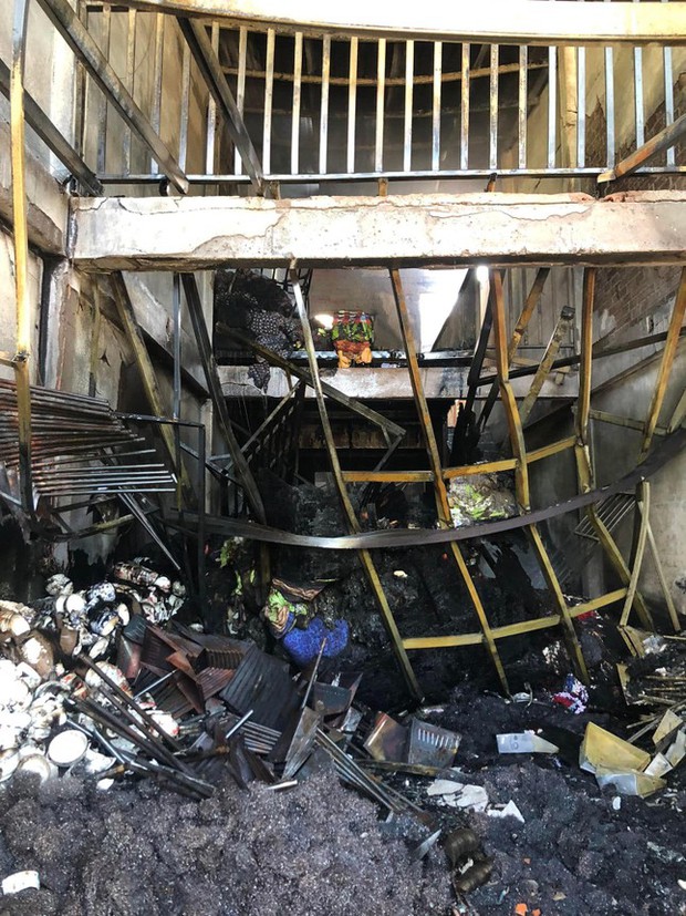 Ninh Thuận: Cháy lớn trong căn nhà 2 tầng, 3 nạn nhân vẫn còn kẹt bên trong-2