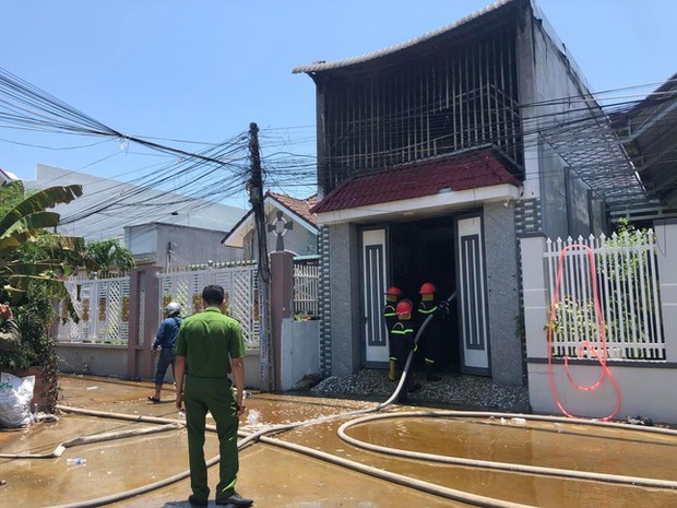 Ninh Thuận: Cháy lớn trong căn nhà 2 tầng, 3 nạn nhân vẫn còn kẹt bên trong-5