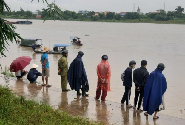 Tìm thấy thi thể cuối cùng trong vụ 4 người mất tích trên sông ở Nam Định-1