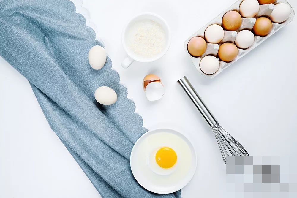 Chỉ dùng một chiếc tăm, bạn có thể dễ dàng nhận biết trứng gà chuẩn hay không!-7
