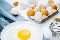 Chỉ dùng một chiếc tăm, bạn có thể dễ dàng nhận biết trứng gà chuẩn hay không!