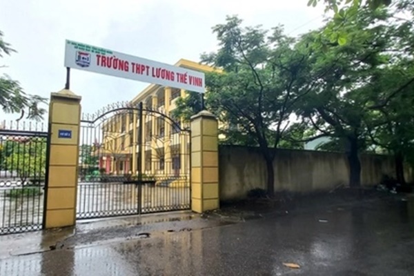 135 học sinh lớp 10 đang học trong lớp bất ngờ bị yêu cầu rời khỏi trường-1