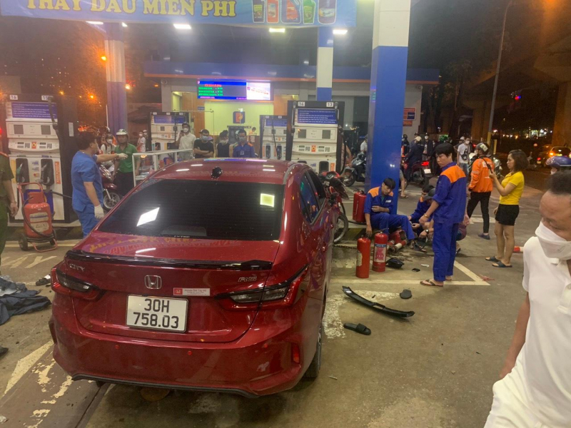 Khởi tố vụ án, tạm giữ hình sự tài xế say xỉn đại náo cây xăng đường Láng-2