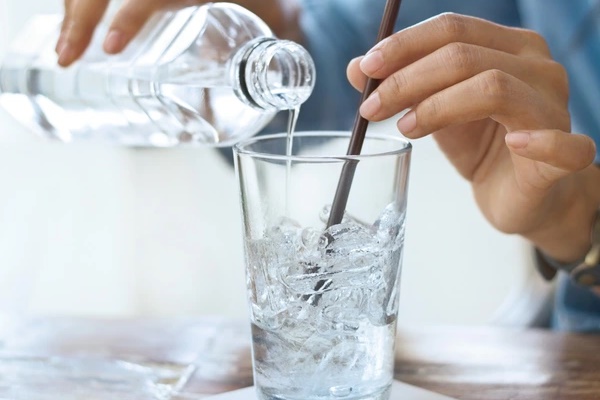 Uống nước sau khi ngủ dậy mỗi sáng giúp cơ thể nhận 6 lợi ích vàng thế này nhưng ít ai làm được-2